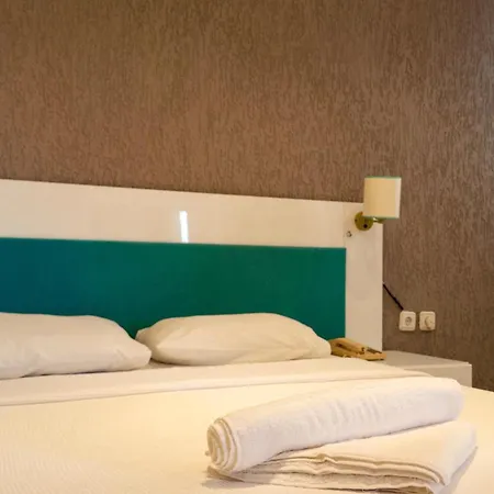 Hotell One Day 3*